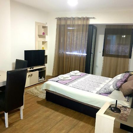 Laguna Apartman 2 Ni Buitenkant foto